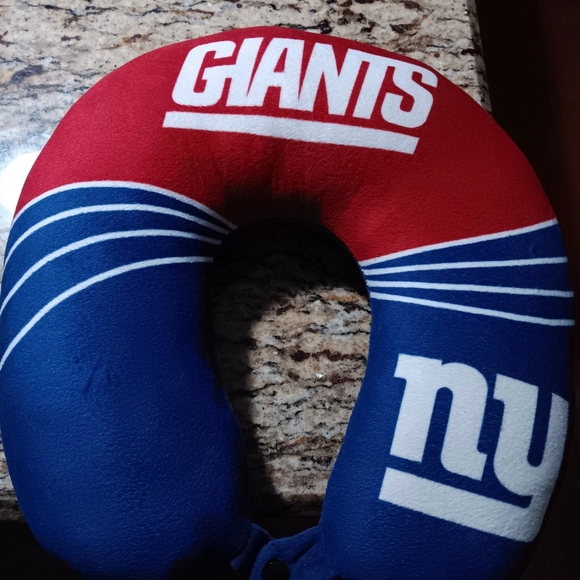 New york giants kneck pillow - Picture 1 of 8